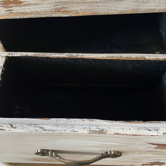 Jewelry Box. Bandsaw Box. Trinket box. One of a kind. Unisex. - Picture 4 of 12